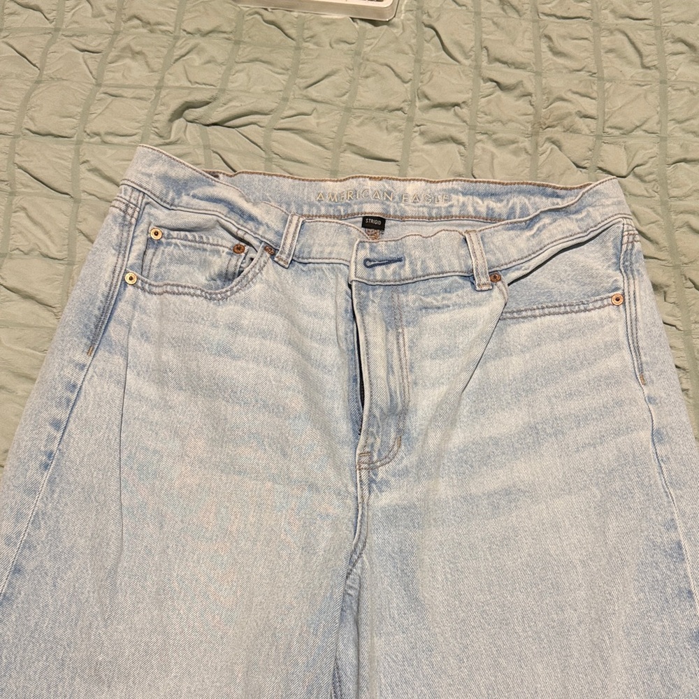 American Eagle Outfitters Light Wash Straight Leg Jeans